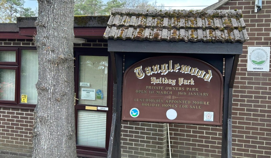 the sign welcoming people to Tanglewood Holiday Park