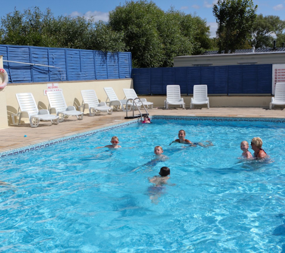 outdoor pool at Country View Caravan Park