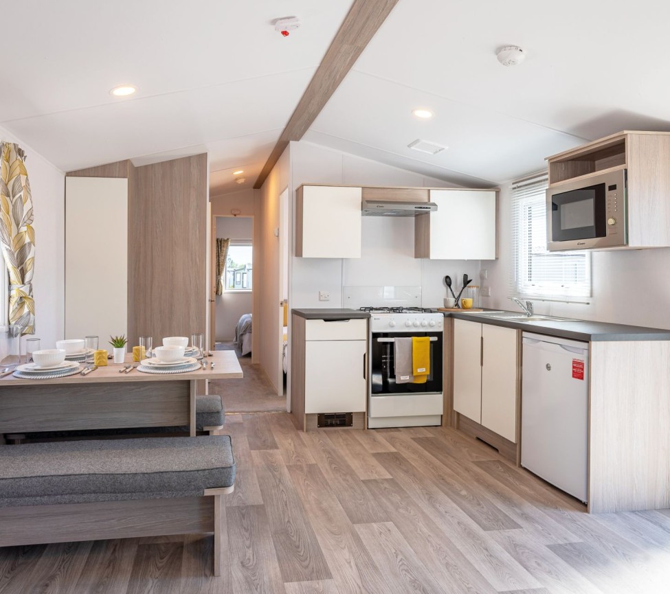 dining area to kitchen in the 2025 Atlas Fanfare