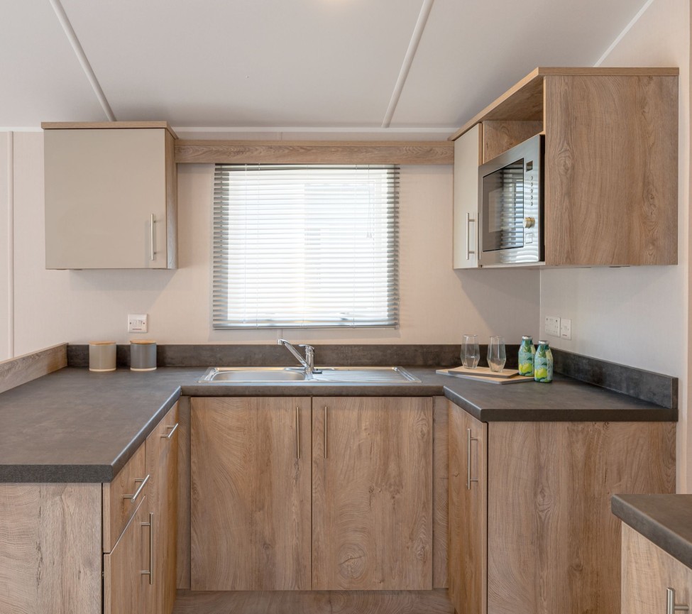 u shaped kitchen in the Atlas Mirage 2025