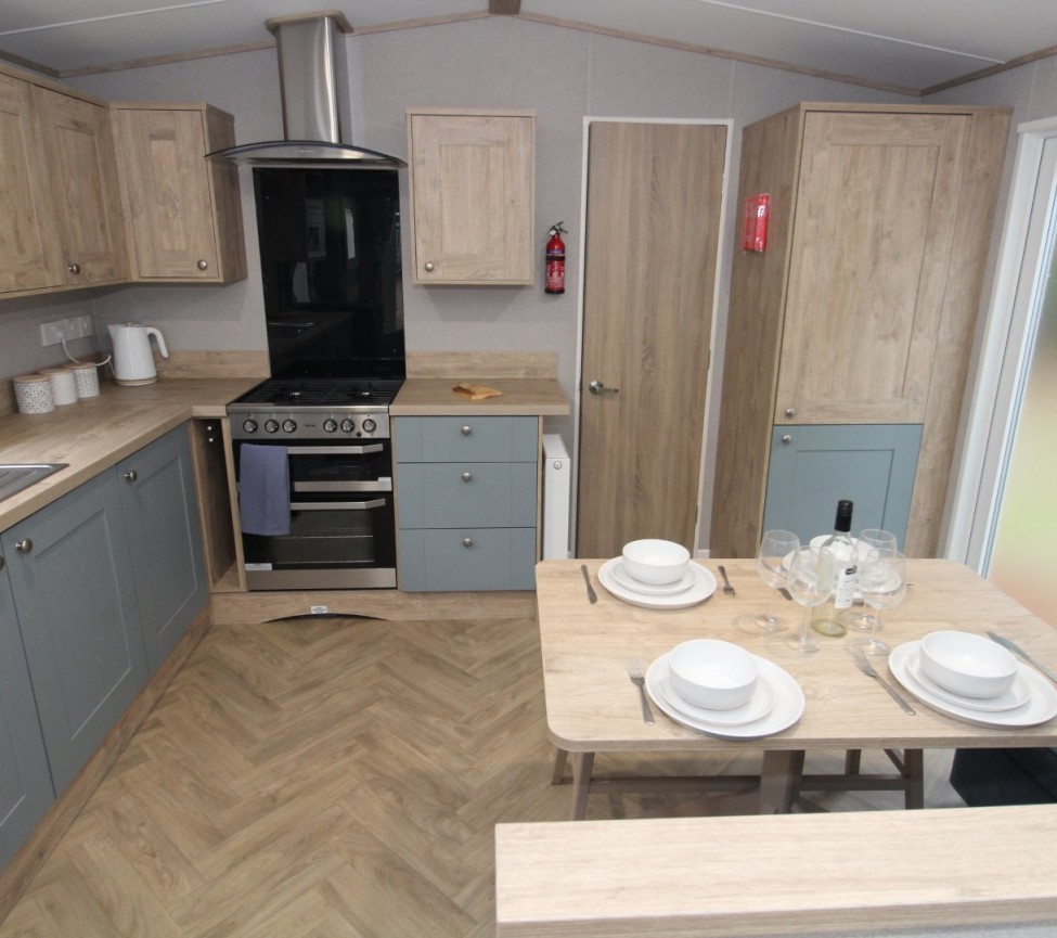 ABI Wimbledon fitted kitchen and dining area